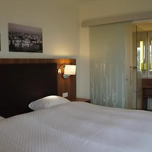 Carathotel Park Szálloda