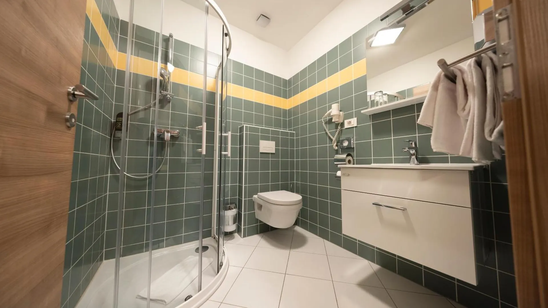 וינה Primus Hotel & Apartments 3*,